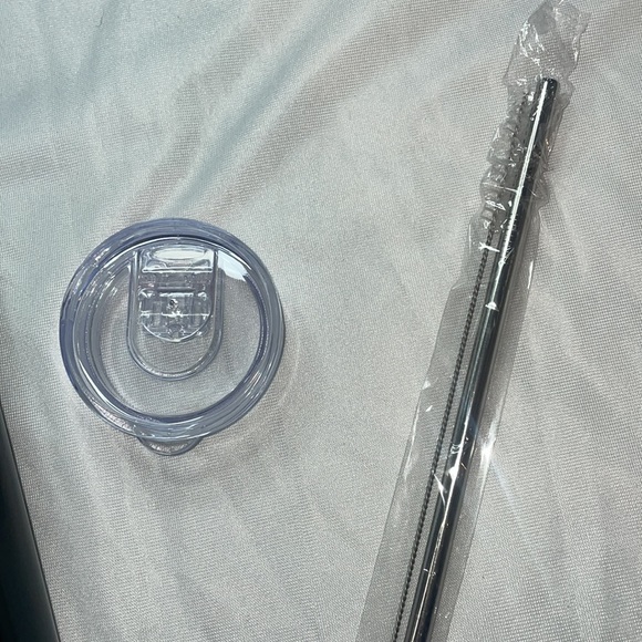 NFL Raiders 20 oz Sublimation Skinny Tumbler Cup Straw & Lid Included - Picture 2 of 5